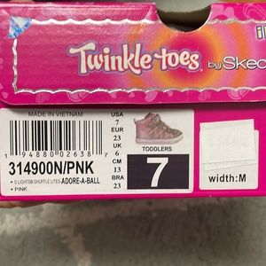 Twinkle toes by Skechers
